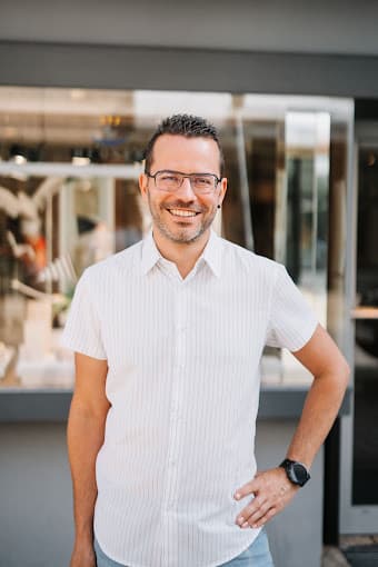 Heuser GmbH - Uhren Schmuck Optik – Nagold – Sie & Ihr Team